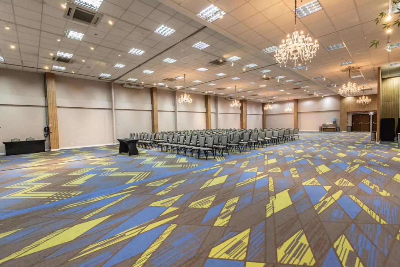 ฮอลิเดย์ อินน์ เอ็กซ์เพรส กูยาบา ภายนอก รูปภาพ The Grand Ballroom