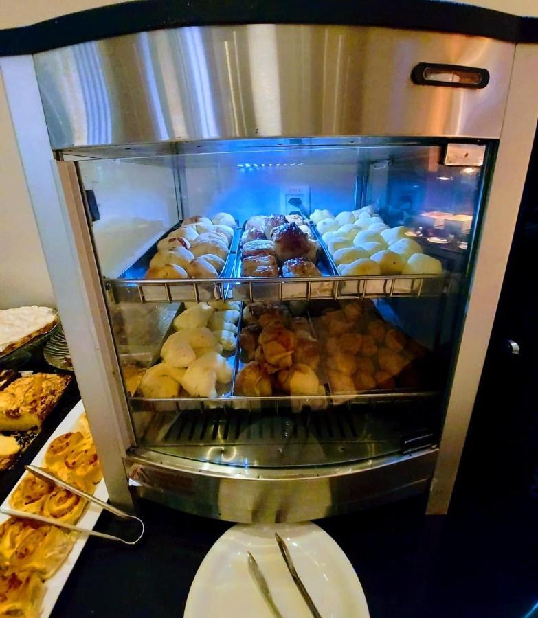 ฮอลิเดย์ อินน์ เอ็กซ์เพรส กูยาบา ภายนอก รูปภาพ A food steamer