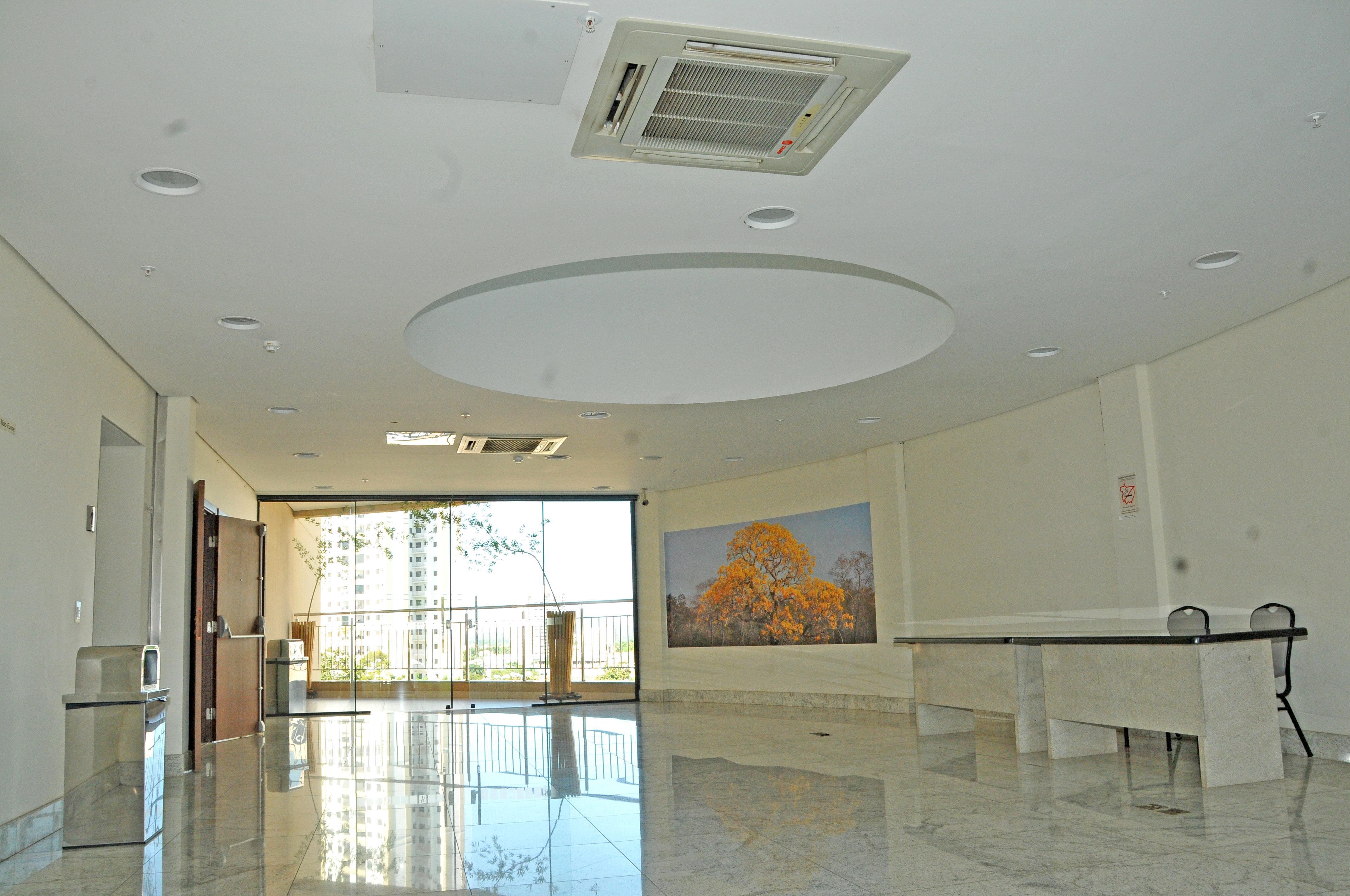 ฮอลิเดย์ อินน์ เอ็กซ์เพรส กูยาบา ภายนอก รูปภาพ The interior of the new building