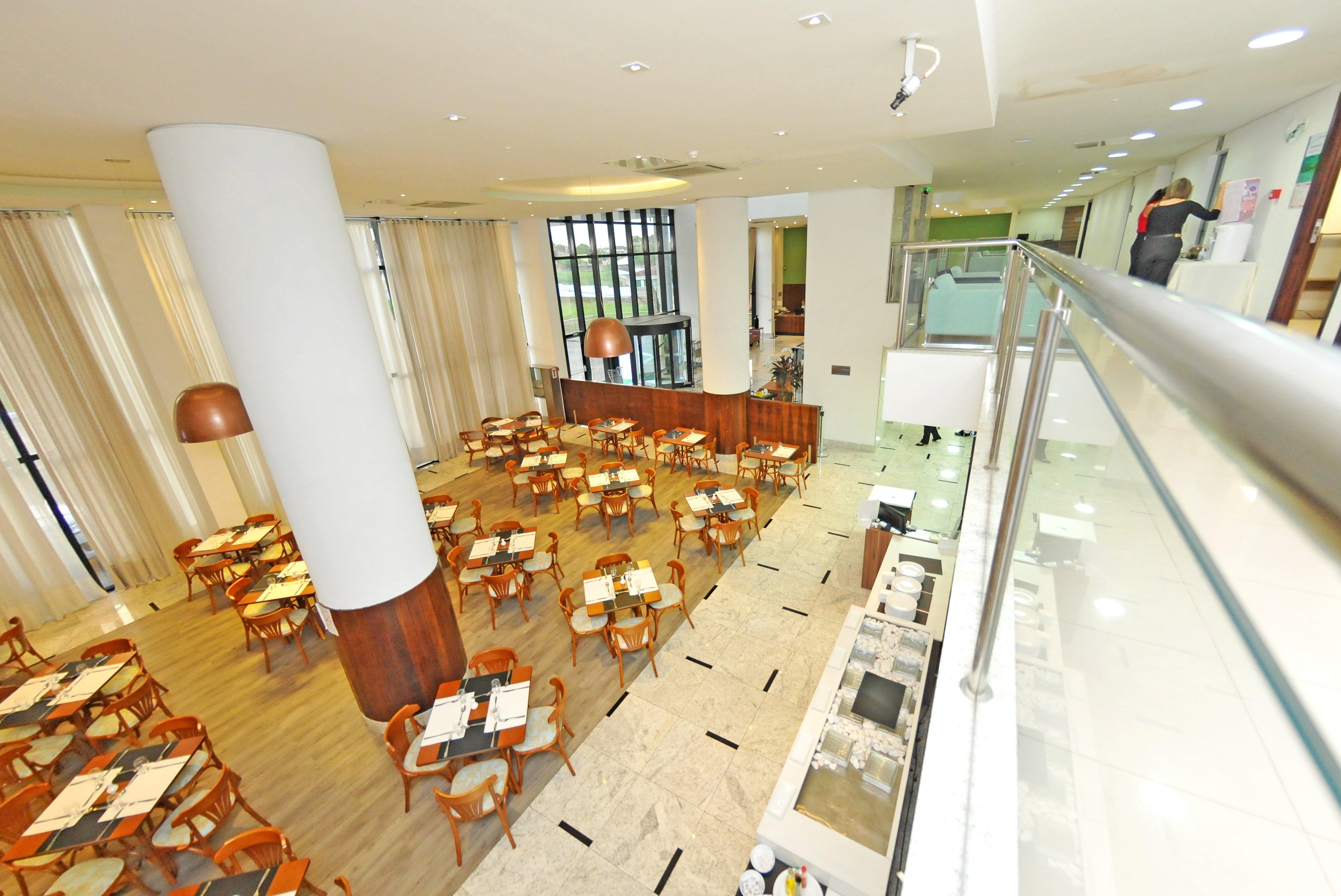 ฮอลิเดย์ อินน์ เอ็กซ์เพรส กูยาบา ภายนอก รูปภาพ The restaurant at the National Museum of Wales