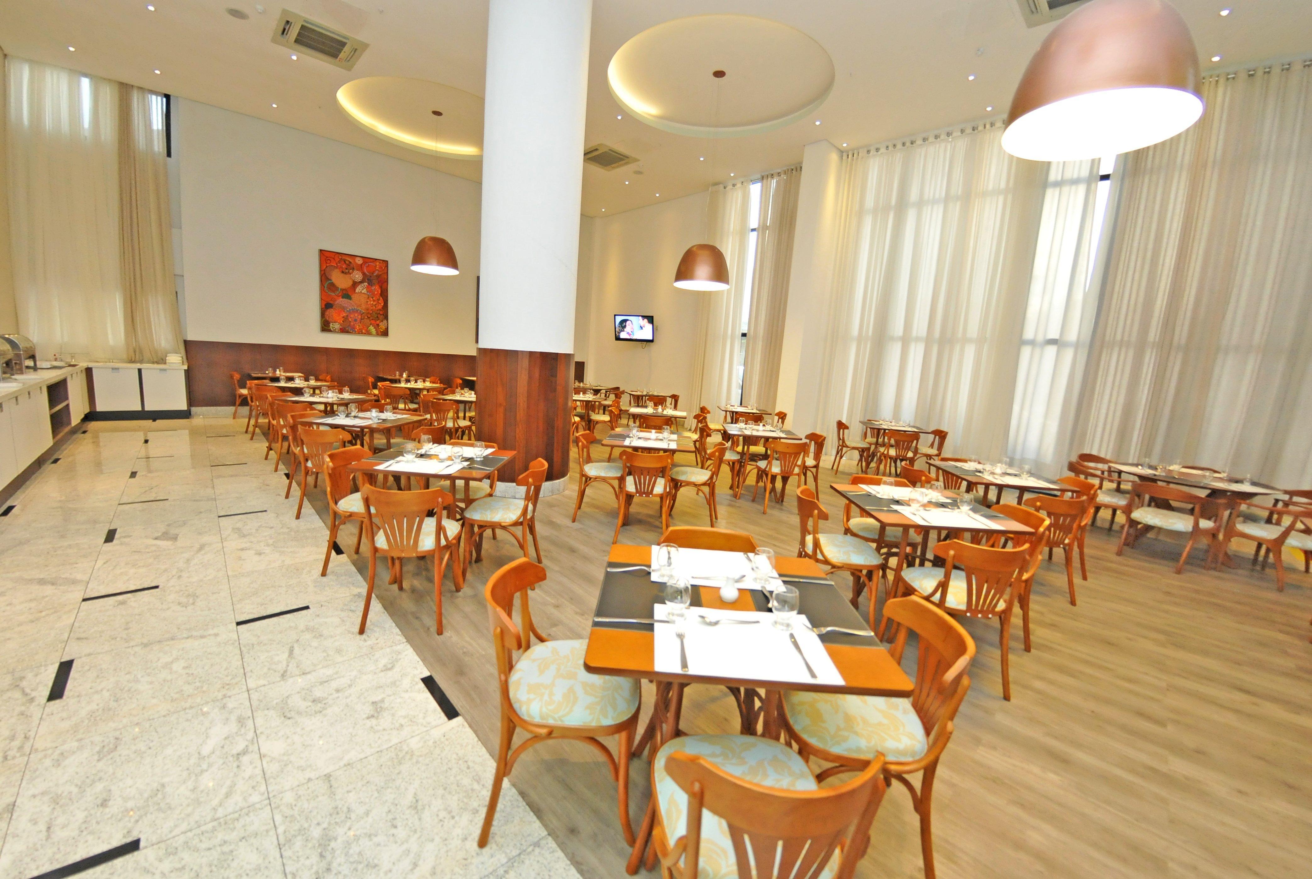 ฮอลิเดย์ อินน์ เอ็กซ์เพรส กูยาบา ภายนอก รูปภาพ The restaurant