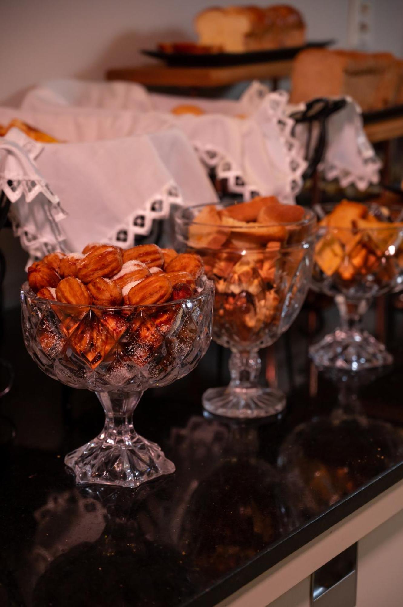 ฮอลิเดย์ อินน์ เอ็กซ์เพรส กูยาบา ภายนอก รูปภาพ Dried fruit