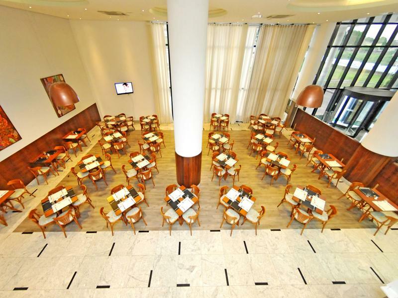 ฮอลิเดย์ อินน์ เอ็กซ์เพรส กูยาบา ภายนอก รูปภาพ The cafeteria