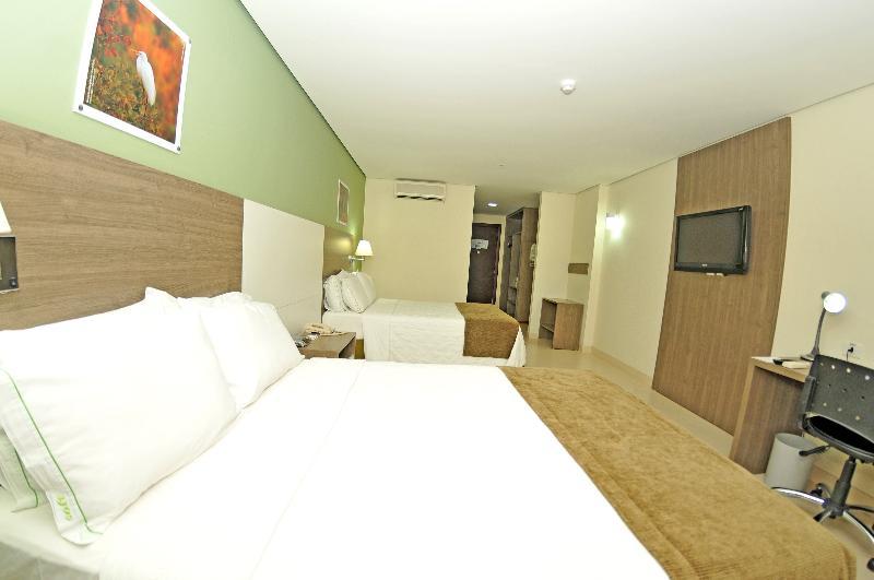 ฮอลิเดย์ อินน์ เอ็กซ์เพรส กูยาบา ภายนอก รูปภาพ A room at the hotel